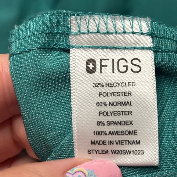 Figs Environmentally Awesome Collection Size Medium Green Scrub Top - Picture 6 of 8